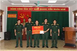 Quân khu hỗ trợ gia đình quân nhân Ban CHQS huyện Hạ Lang bị thiệt hại do hỏa hoạn